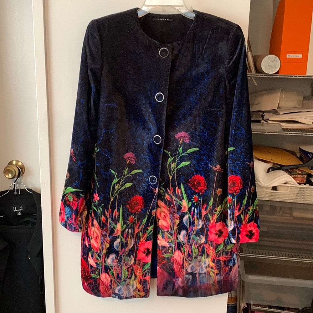 Tahari beautiful floral special occasion velvet jacket with blue lining.